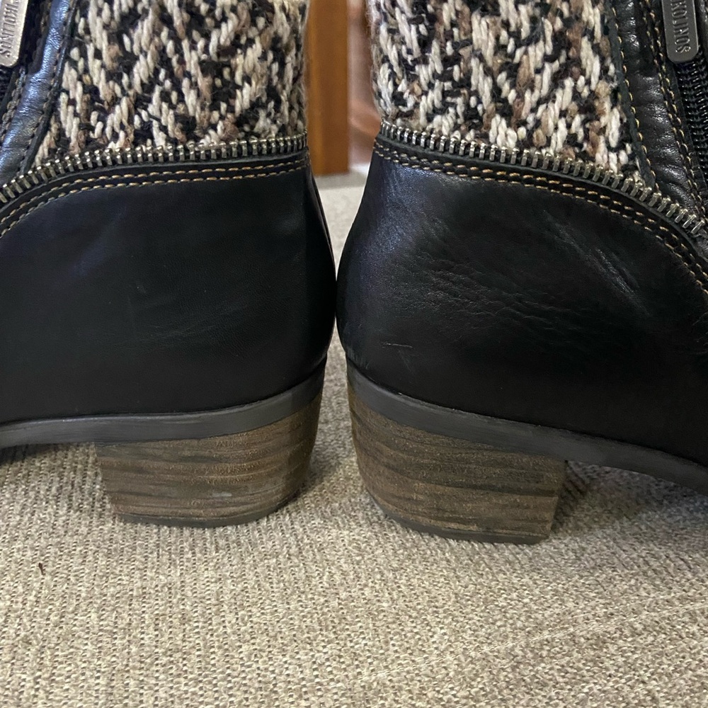 Boots - Picture 5 of 8